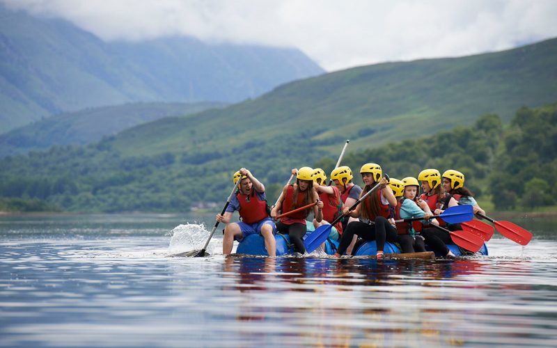 Raft-building-rowing-paddling-long-800x500